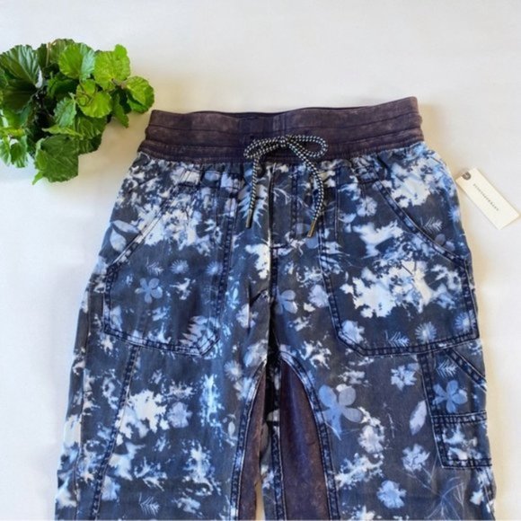 Anthropologie | The Nomad Joggers Navy Blue Tie Dye Bleach Floral Print New XS - Picture 5 of 16